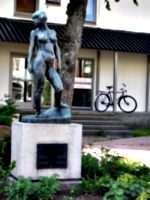 [picture: Naked woman statue]