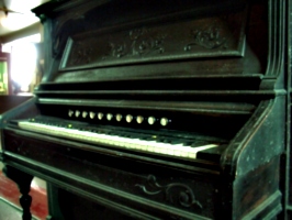 [picture: Antique pedal organ 3]