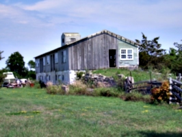 [picture: Wooden barn]