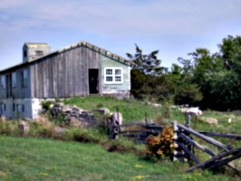 [picture: Wooden barn 2]