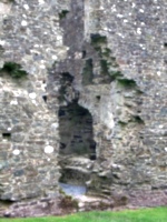 [picture: Restormel Castle 31: Crumbling masonry]