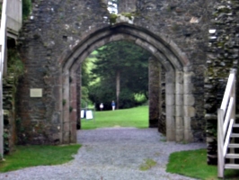 [picture: Restormel Castle 32: looking out of the main gate]