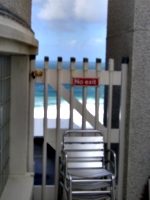 [picture: No access to the beach 3]