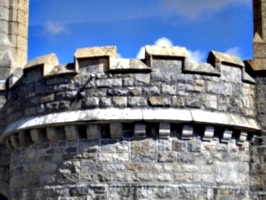 [picture: Round tower 3]