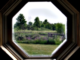 [picture: Octagonal window 5]