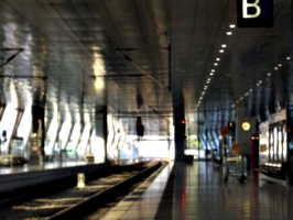 [picture: Enpty platform at Frankfurt airport]