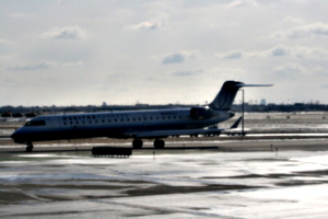 [picture: Chicago airport: United Airlines aeroplane 2]