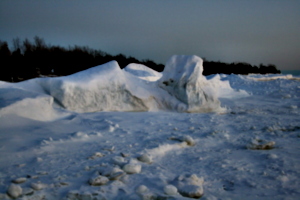 [picture: ice mountains from further away]