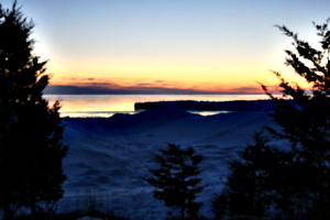 [picture: Sunset over a frozen Lake Ontario 1]