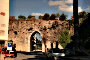 [picture: Gate in Pisa city walls 2]