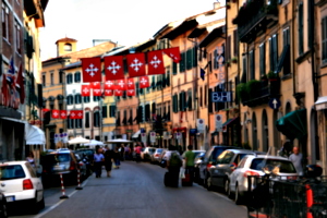 [picture: Pisa street scene]