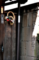 [picture: Temple door]