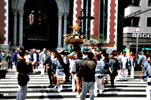 [picture: Procession 8: Crossing the street]