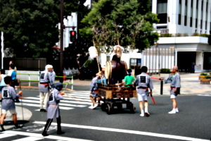 [picture: The drum-cart turns]