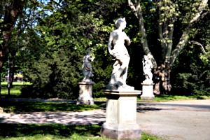 [picture: Three Statues]