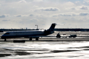 [picture: Chicago airport: United Airlines aeroplane 1]